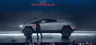  特斯拉发布电皮卡现场玻璃翻车